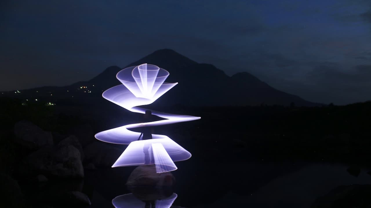 阿根廷与世界哀悼动态艺术大师胡里奥·勒帕克的逝世