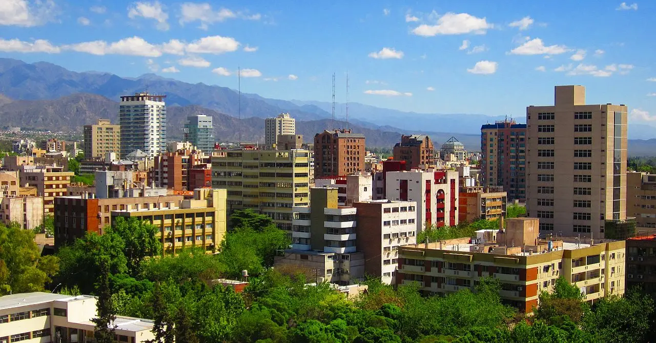 Un adolescente fue atropellado en Mendoza tras una persecución