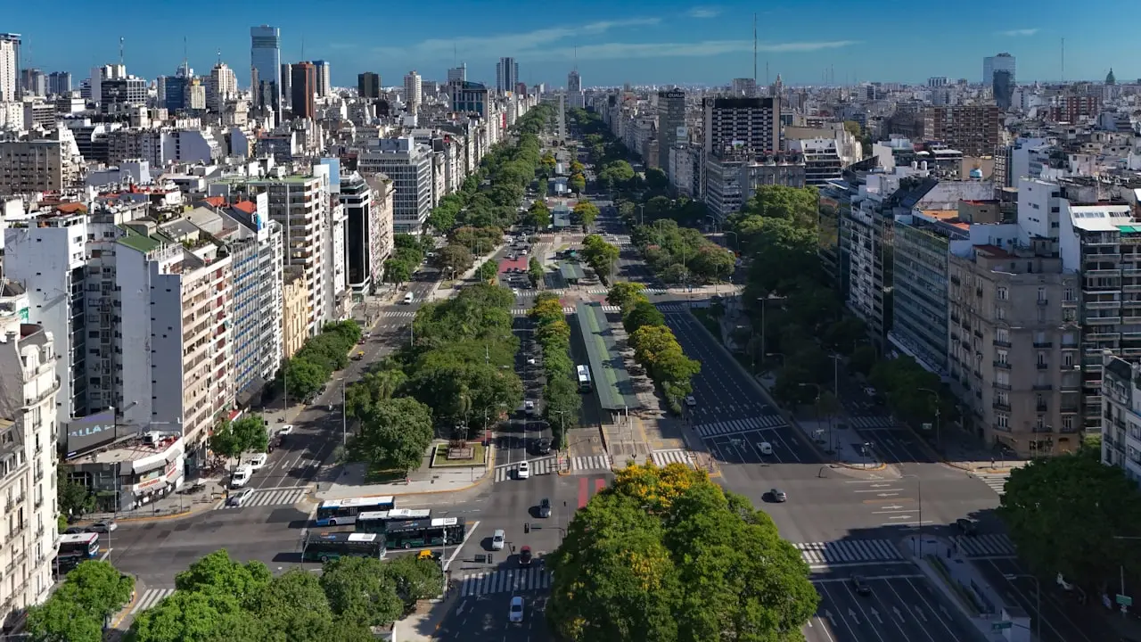Impacto Económico: Cierre de Más de 24 Mil PYMES en Argentina Agudiza la Crisis Productiva