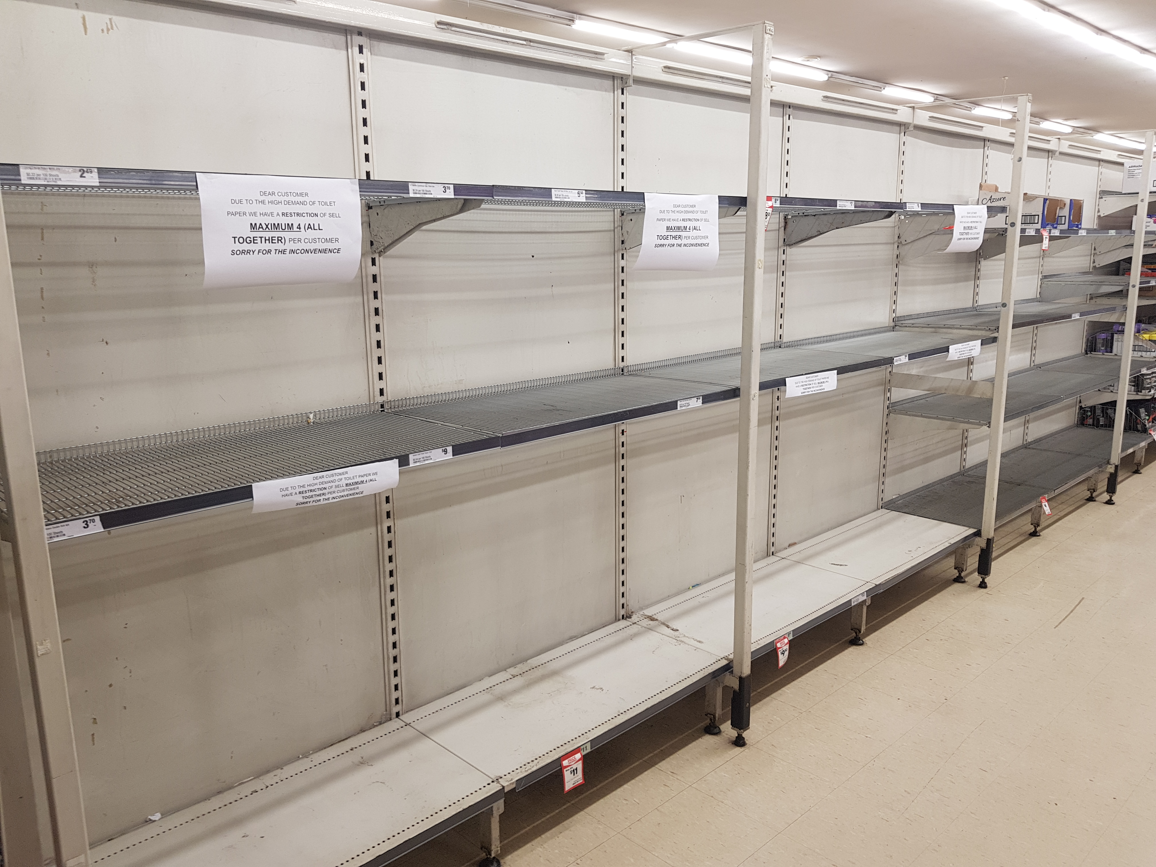 El consumo masivo en Argentina muestra signos de freno en su caída durante julio