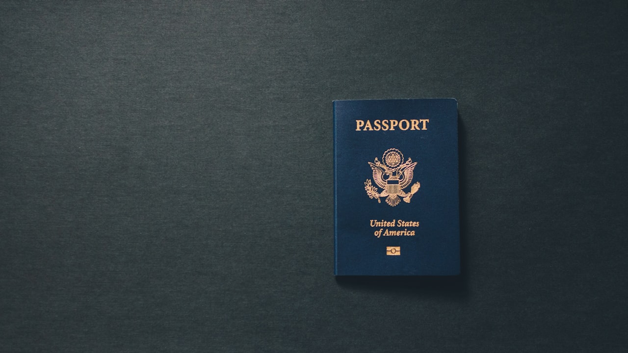 Nueva normativa migratoria en EE.UU. pone en riesgo a quienes tienen estatus pendiente