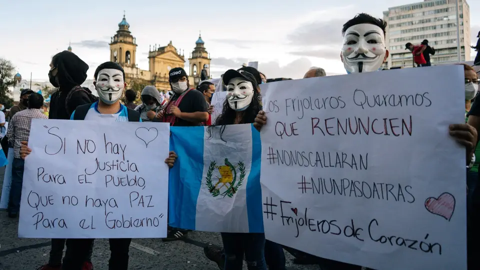 Reforma Laboral de Milei Gana Apoyo Peronista clave por "Banco de Horas"