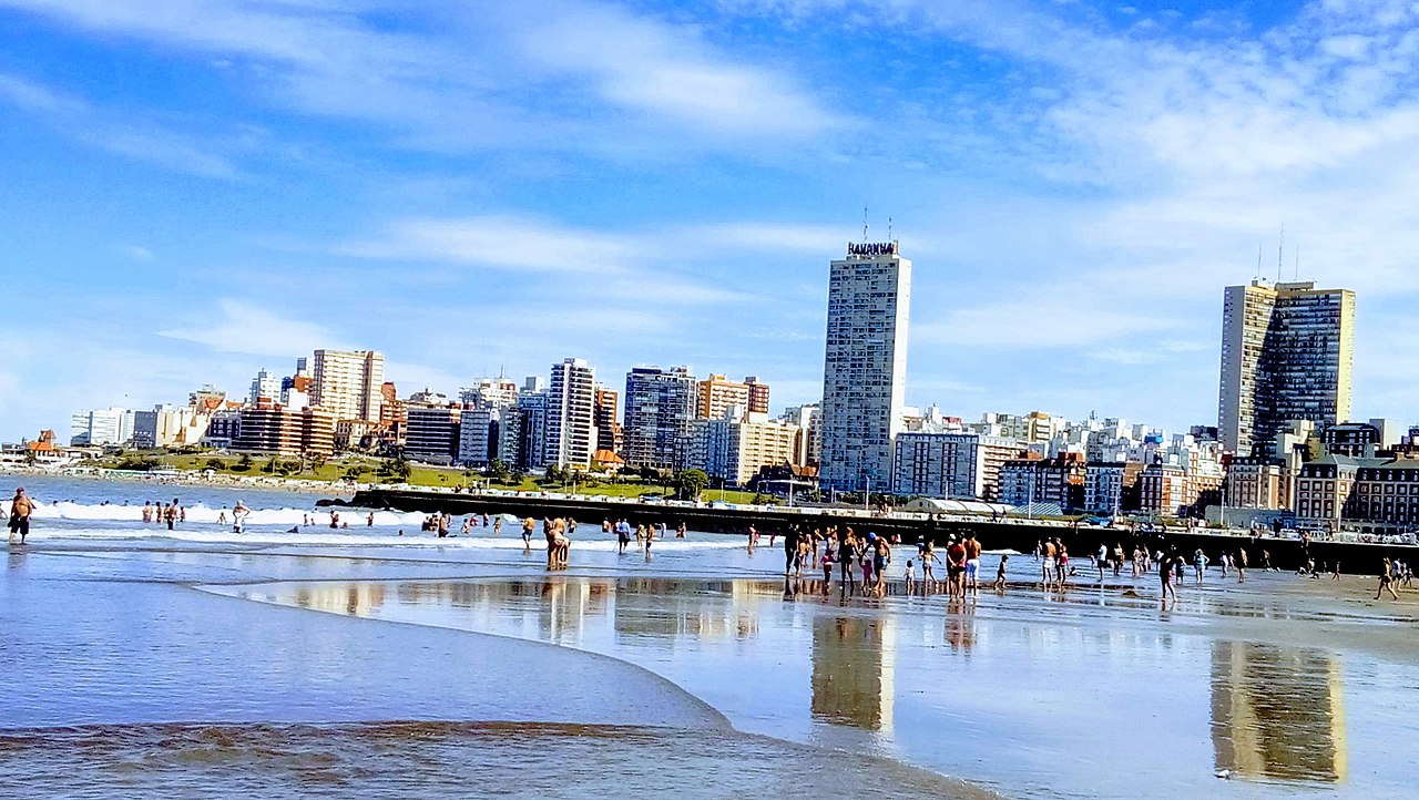 Tragedia en Mar del Plata: un muerto y cinco heridos tras un choque contra un local